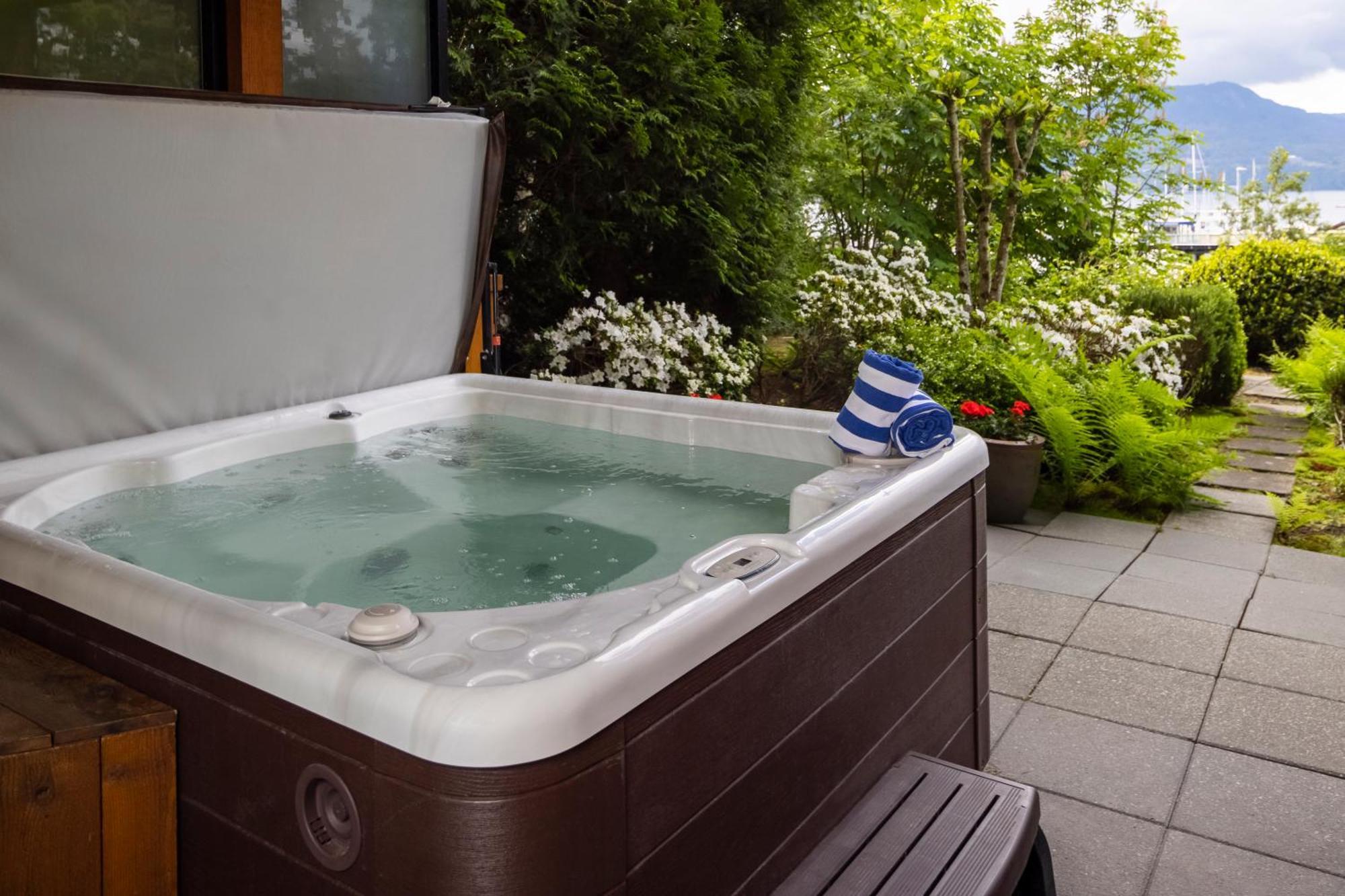 Brentwood Bay Resort & Spa Exterior foto